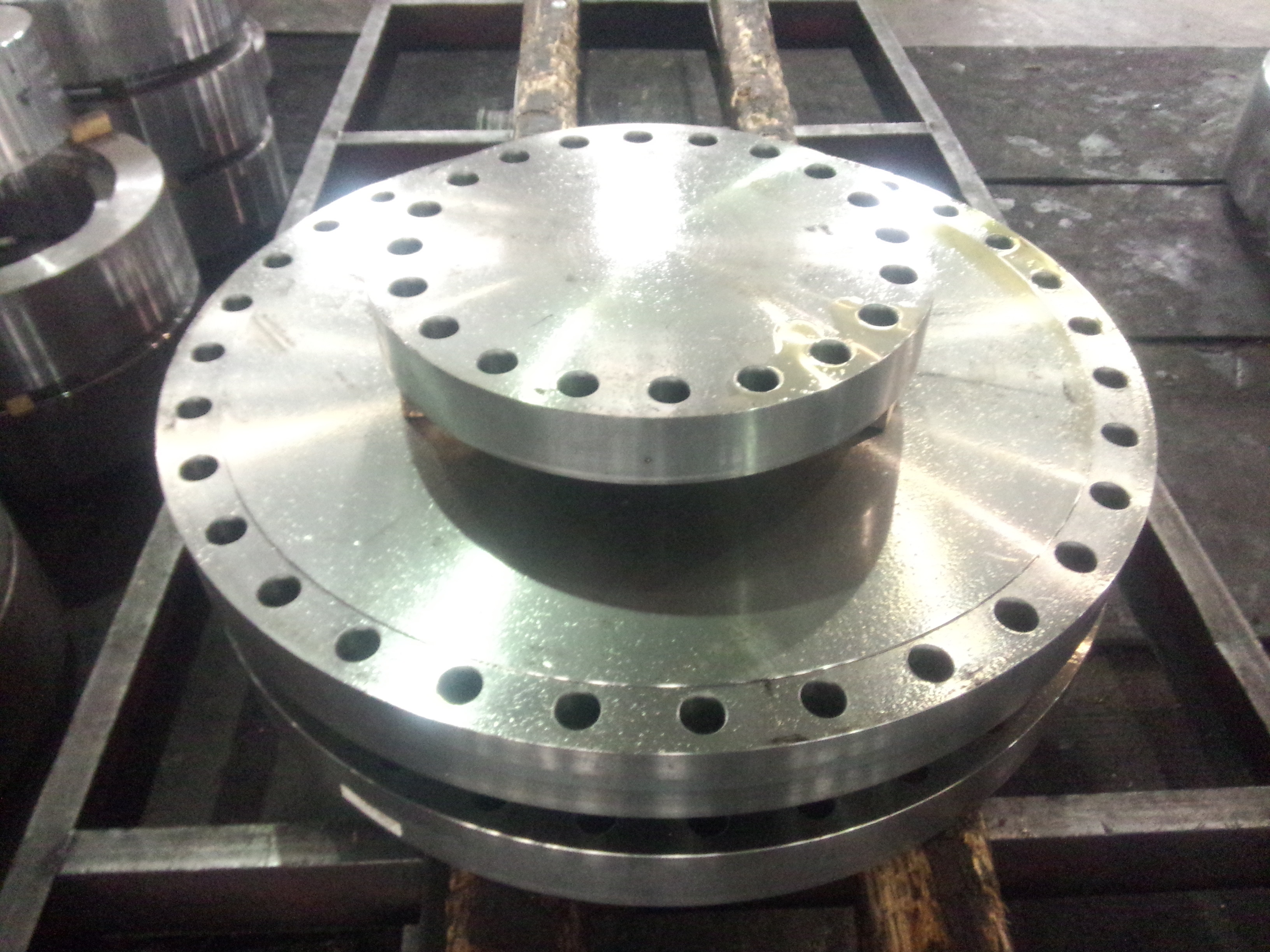 P285NH P285QH  Hot Rolled Forged Carbon Steel Flange Finish Machine PED Certificate